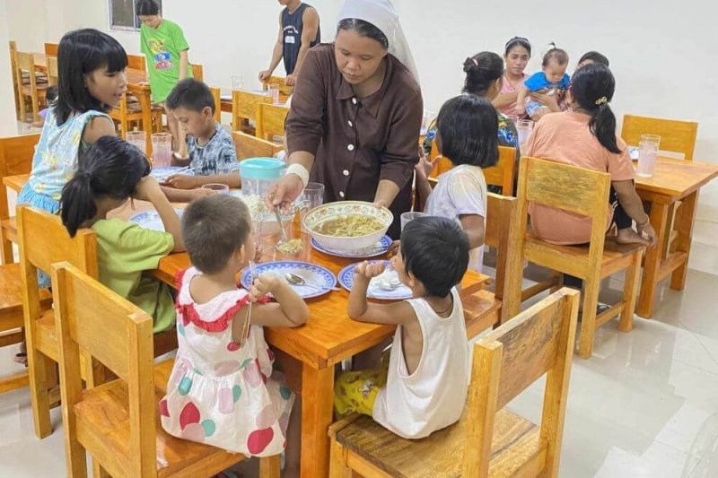 Ausreichende und ausgewogene Mahlzeiten sind für die Waisenkinder in ihrem früheren Leben keine Selbstverständlichkeit gewesen.