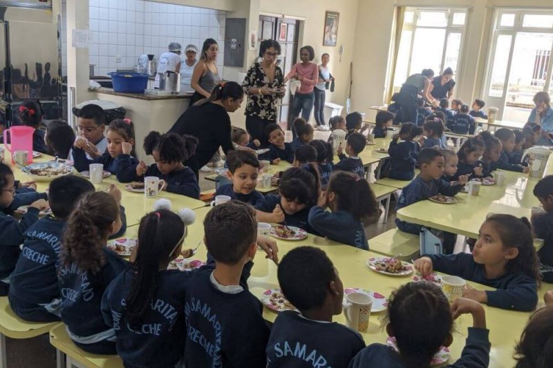 Die Kinder in der Tagesstätte Bom Samaritano erhalten nahrhafte Mahlzeiten.