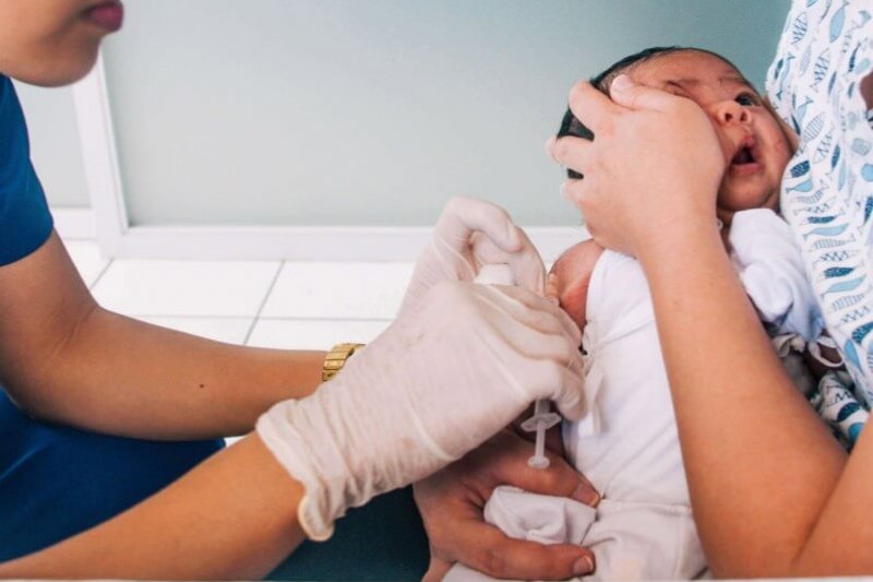 Kostenlose Impfungen für Neugeborene werden durchgeführt.